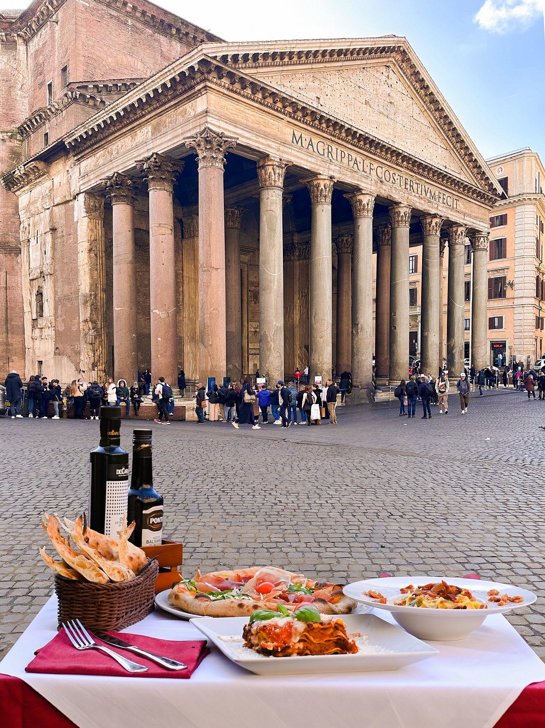 Terrazza dell'HOSTARIA PANTHEON con vista sul Pantheon a Roma